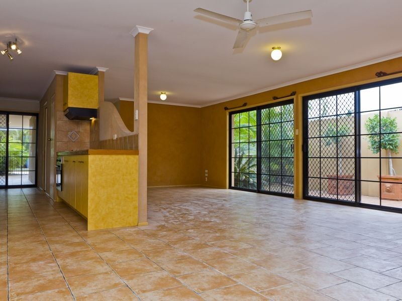 39 Warrina Crescent, Burleigh Waters QLD 4220