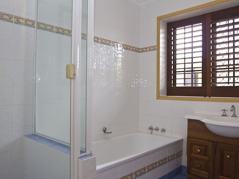 39 Warrina Crescent, Burleigh Waters QLD 4220