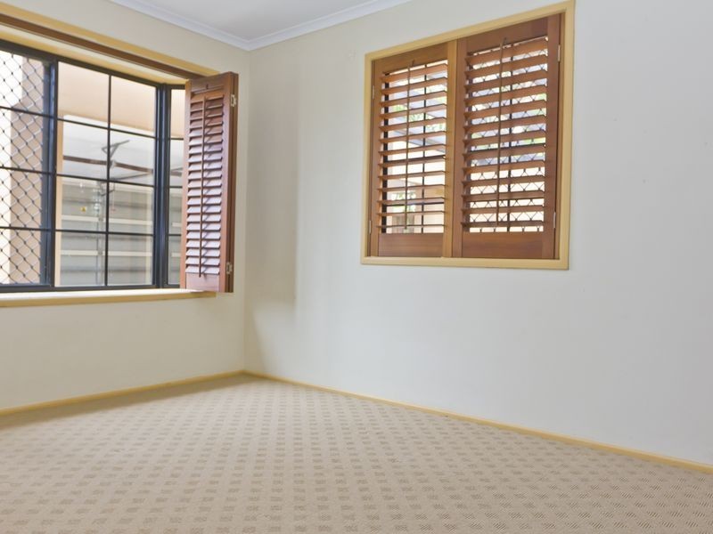 39 Warrina Crescent, Burleigh Waters QLD 4220