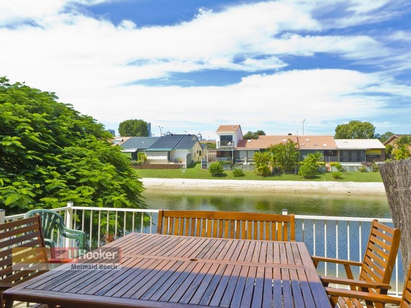 8/17 Aquila Court, Mermaid Waters QLD 4218