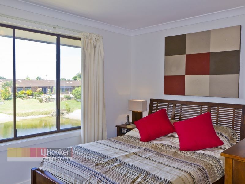 8/17 Aquila Court, Mermaid Waters QLD 4218