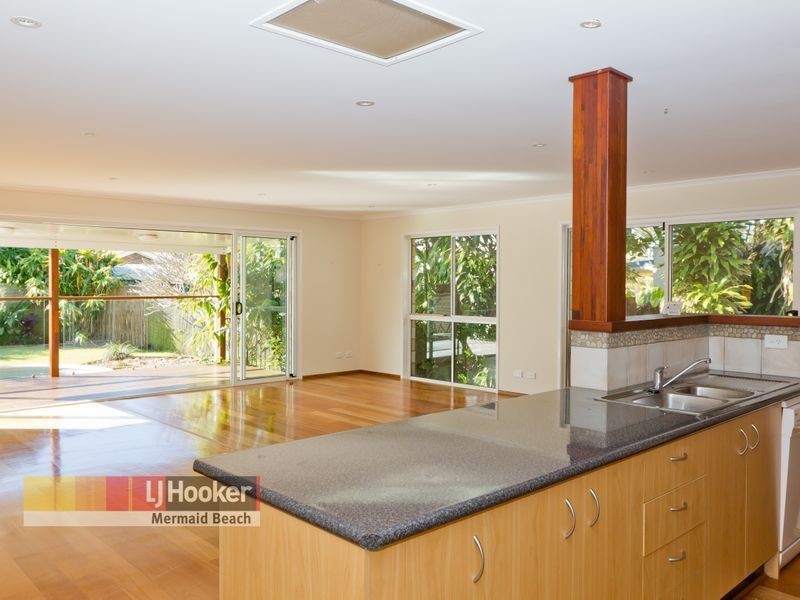 13 Toorak Park Avenue, Mermaid Waters QLD 4218