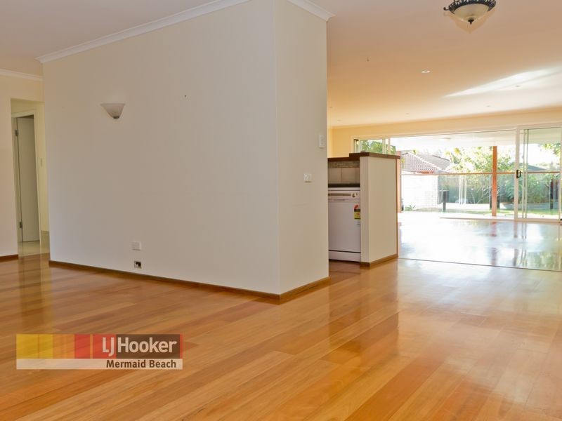 13 Toorak Park Avenue, Mermaid Waters QLD 4218