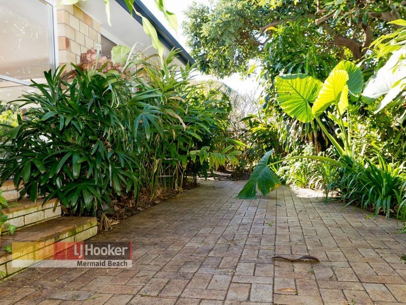 13 Toorak Park Avenue, Mermaid Waters QLD 4218