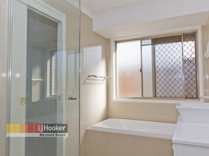 13 Toorak Park Avenue, Mermaid Waters QLD 4218