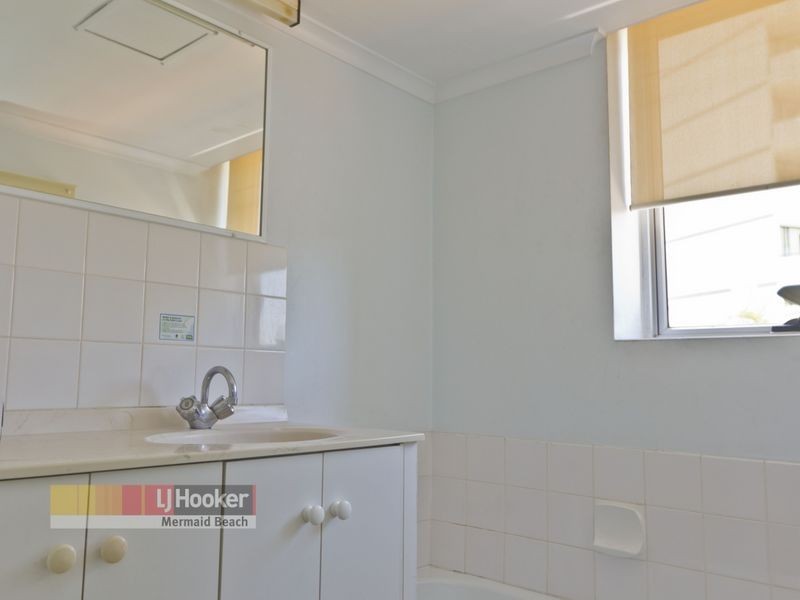 4/155 Old Burleigh Road, Broadbeach QLD 4218