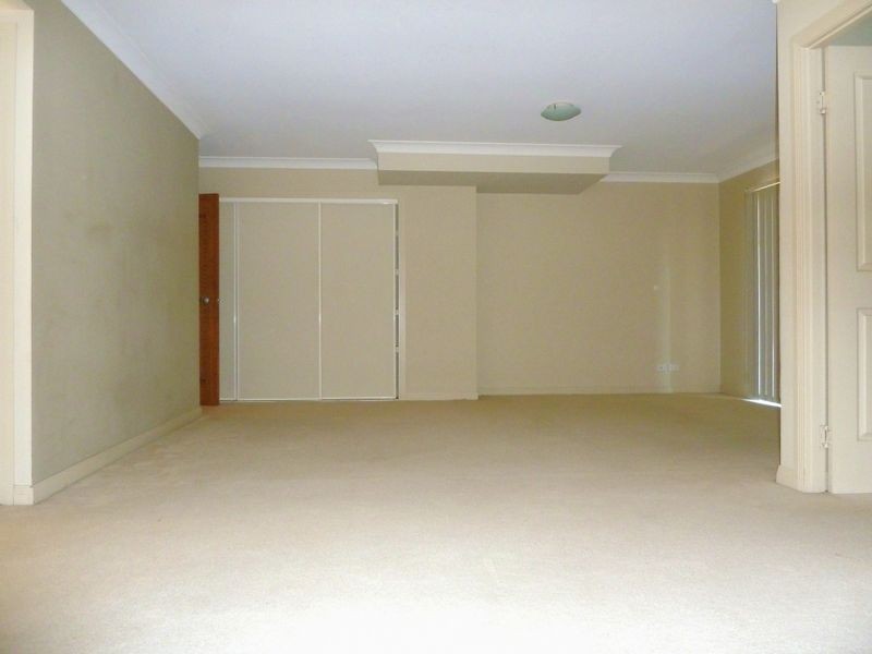 1/5 Sportsman Avenue, Mermaid Waters QLD 4218