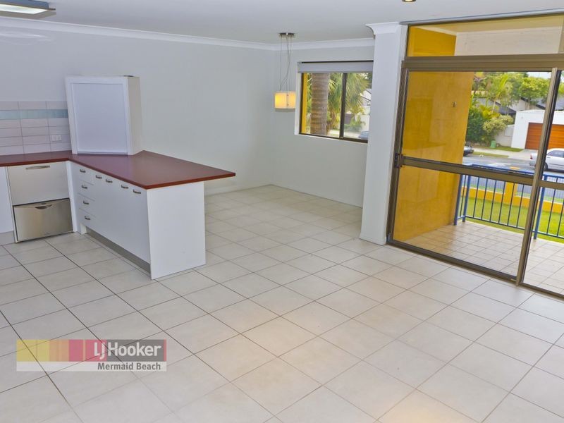 4/6 Oceanic Drive, Mermaid Waters QLD 4218
