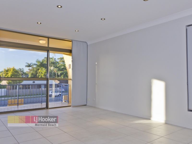 4/6 Oceanic Drive, Mermaid Waters QLD 4218