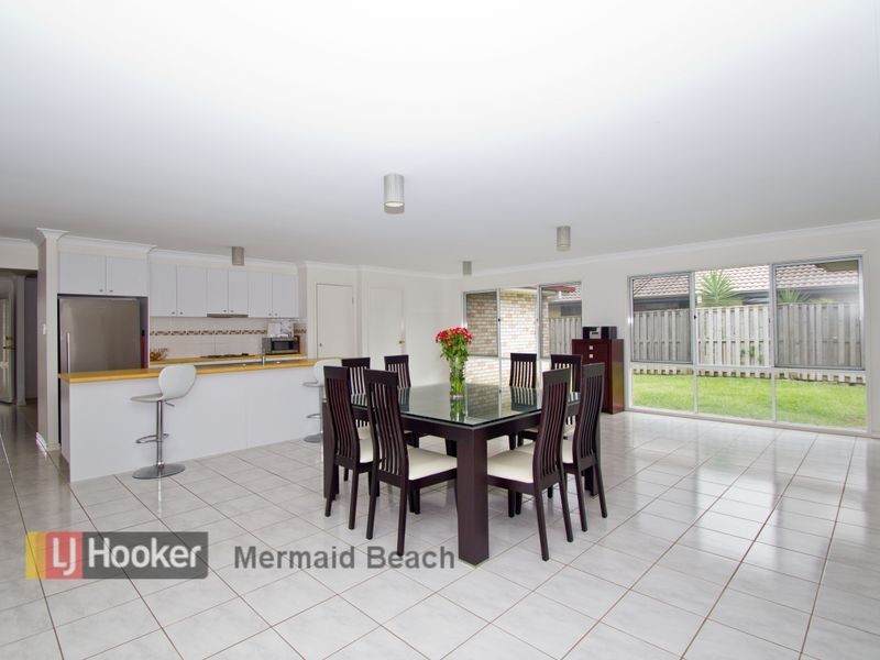 10 Ainslie Street, Pacific Pines QLD 4211