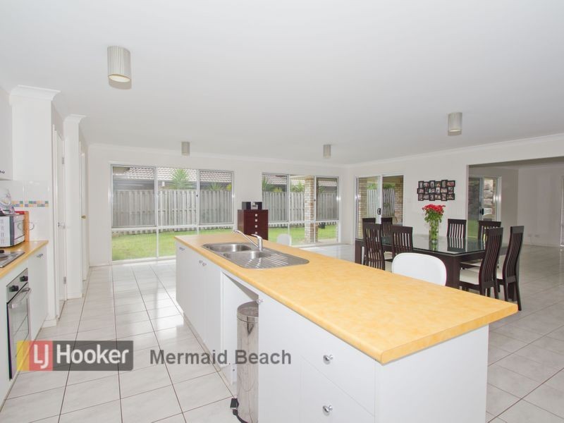 10 Ainslie Street, Pacific Pines QLD 4211