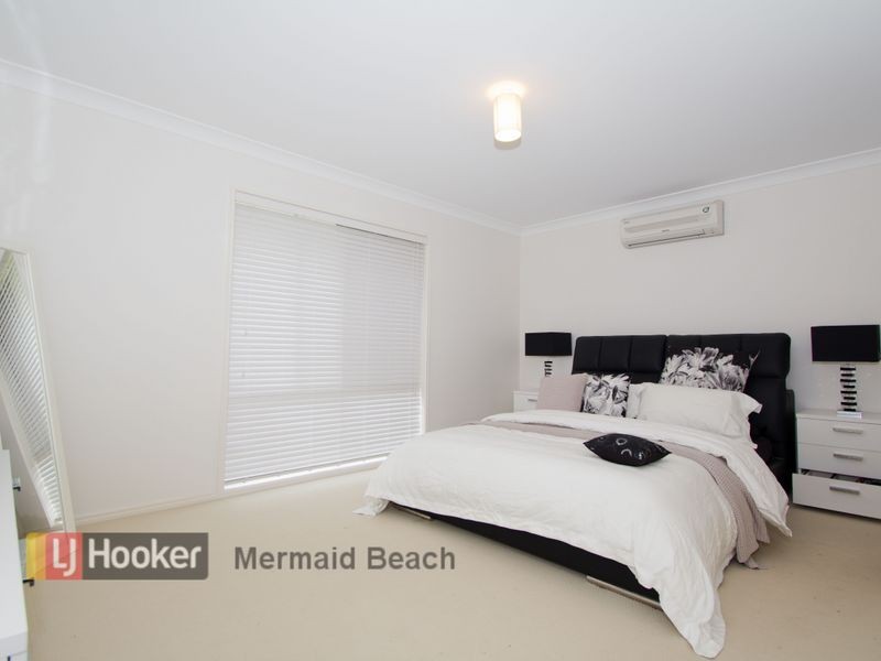 10 Ainslie Street, Pacific Pines QLD 4211