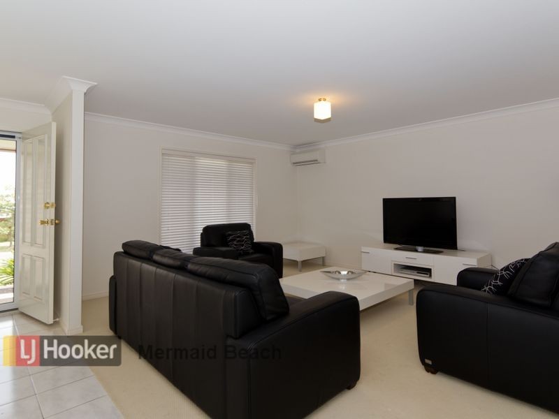 10 Ainslie Street, Pacific Pines QLD 4211