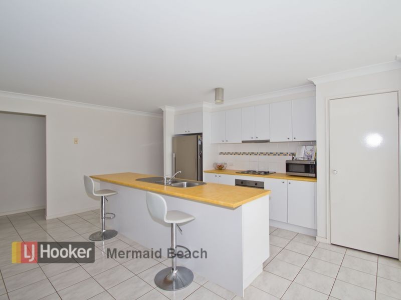 10 Ainslie Street, Pacific Pines QLD 4211