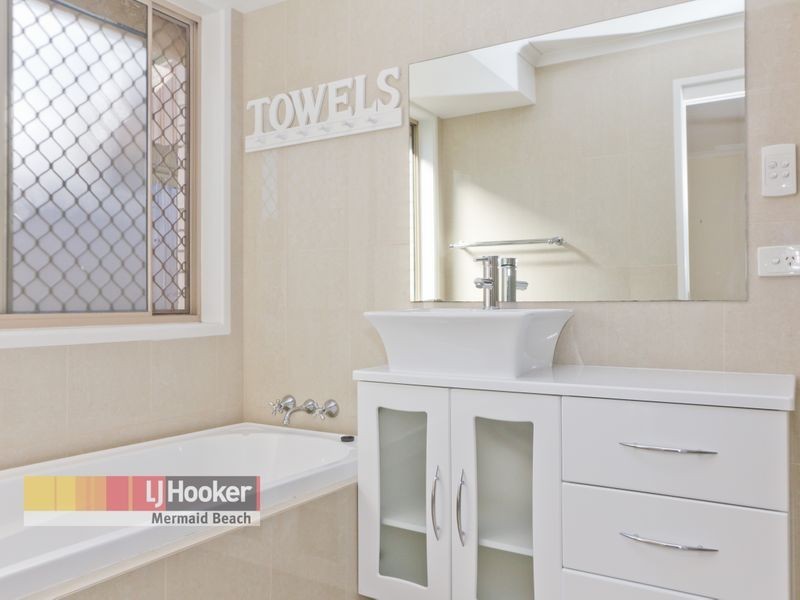 13 Toorak Park Avenue, Mermaid Waters QLD 4218