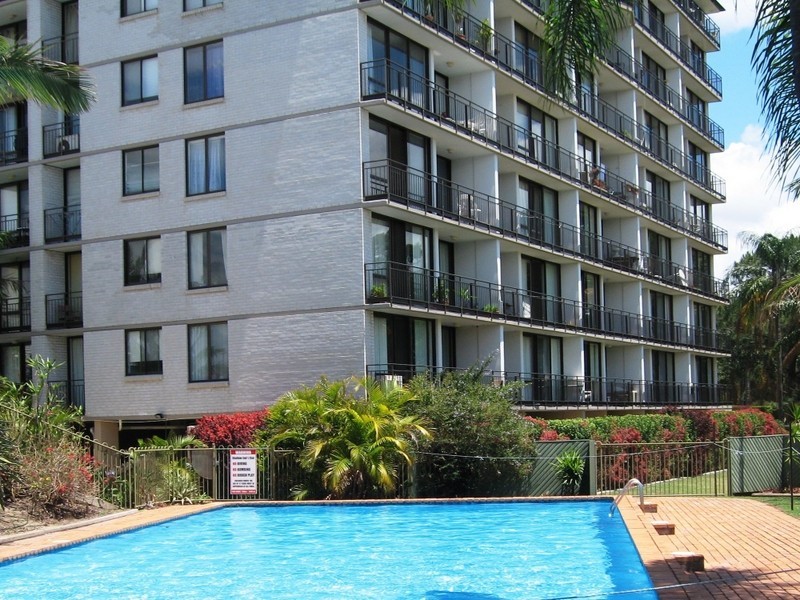 8/13 Fairway Drive, Clear Island Waters QLD 4226