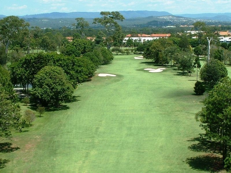 8/13 Fairway Drive, Clear Island Waters QLD 4226