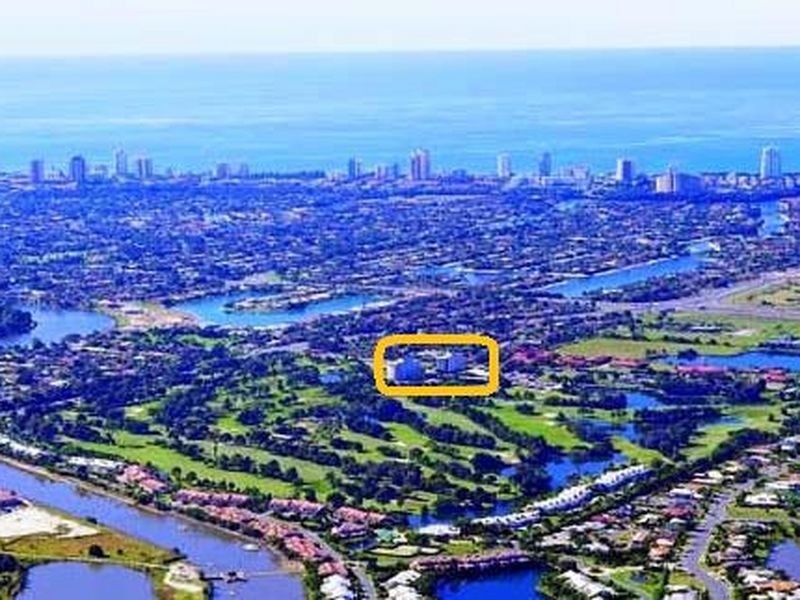 8/13 Fairway Drive, Clear Island Waters QLD 4226