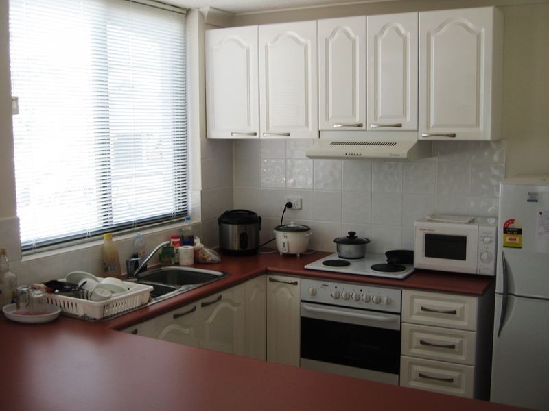 8/13 Fairway Drive, Clear Island Waters QLD 4226