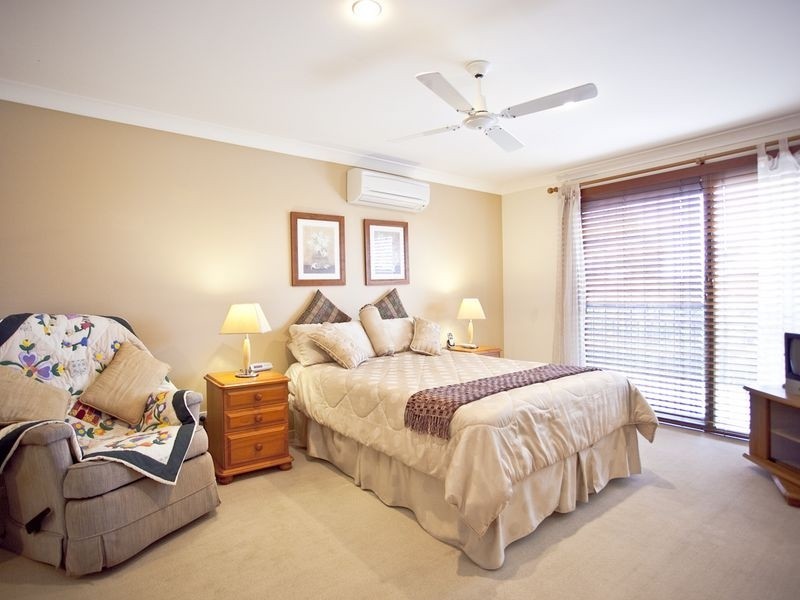 2/2 Pheasant Court, Miami QLD 4220