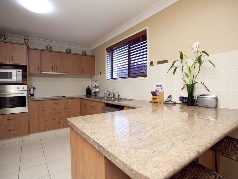 2/2 Pheasant Court, Miami QLD 4220