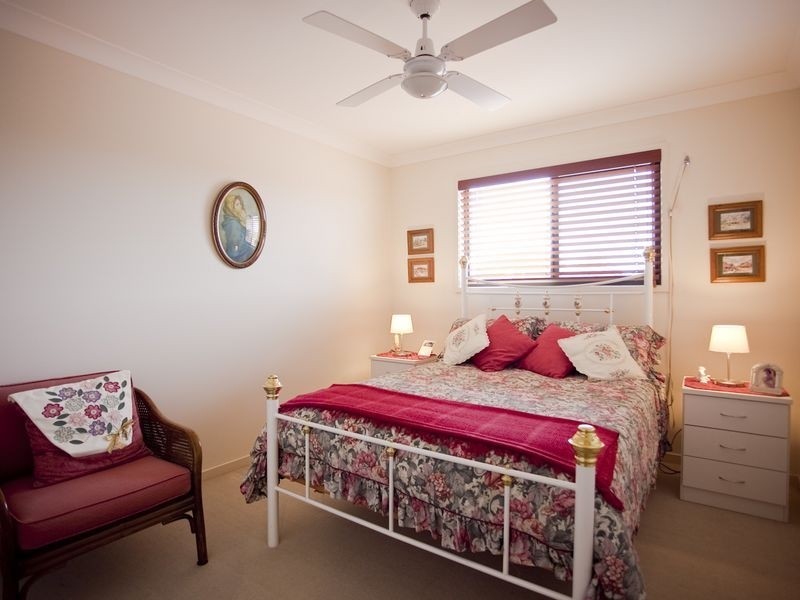 2/2 Pheasant Court, Miami QLD 4220