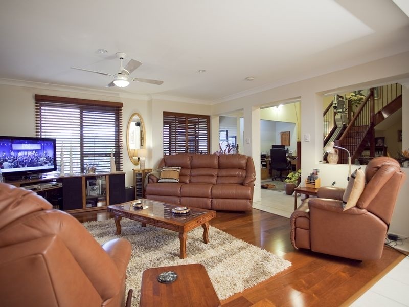 2/2 Pheasant Court, Miami QLD 4220