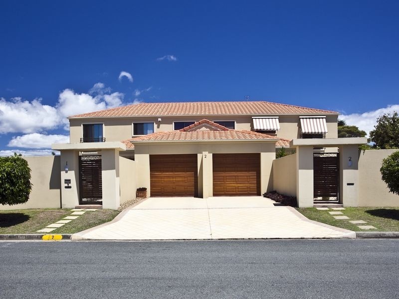 2/2 Pheasant Court, Miami QLD 4220