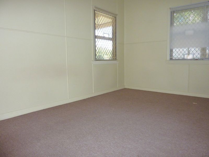 24 Sunshine Parade, Miami QLD 4220