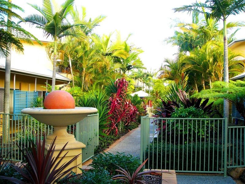 60/2320 Gold Coast Highway, Mermaid Beach QLD 4218