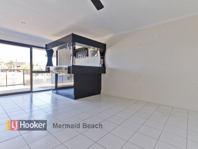 35 Cadence Avenue, Mermaid Waters QLD 4218