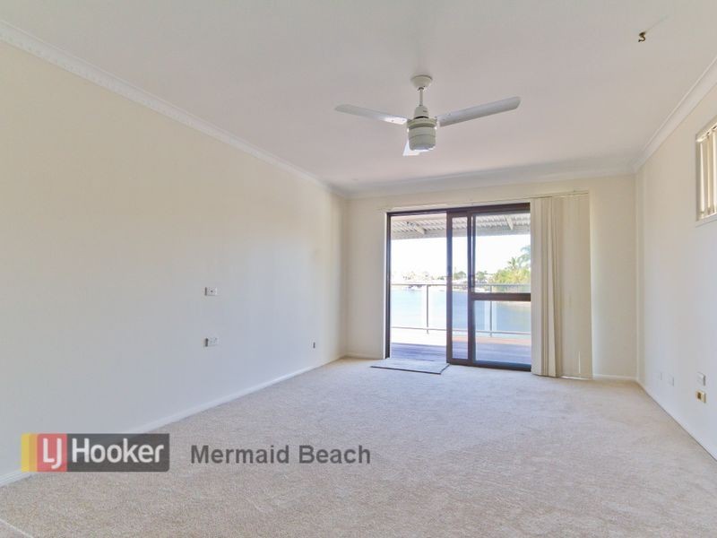 35 Cadence Avenue, Mermaid Waters QLD 4218