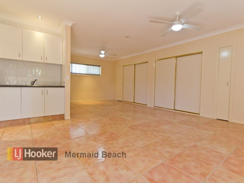 35 Cadence Avenue, Mermaid Waters QLD 4218