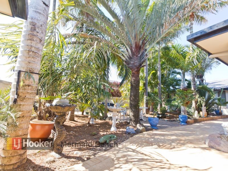 35 Cadence Avenue, Mermaid Waters QLD 4218