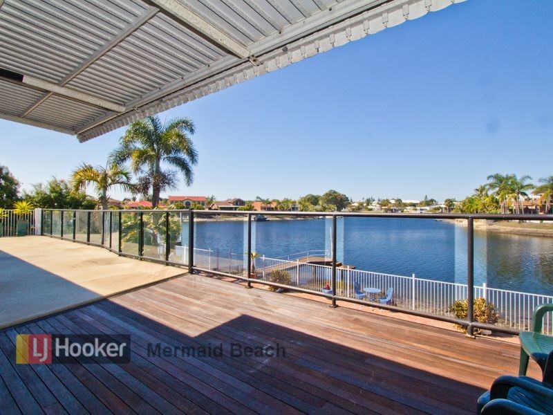 35 Cadence Avenue, Mermaid Waters QLD 4218