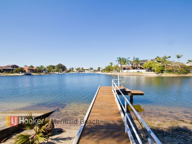 35 Cadence Avenue, Mermaid Waters QLD 4218