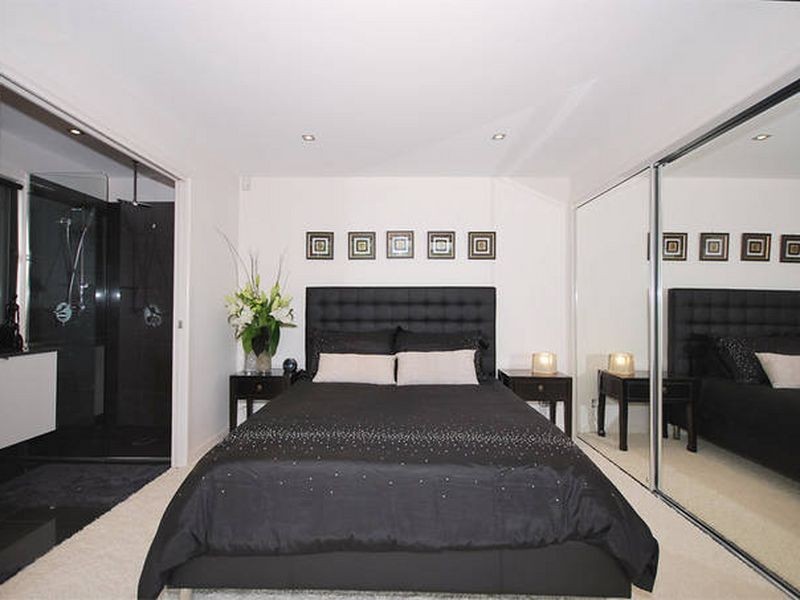 45 Peerless Avenue, Mermaid Beach QLD 4218