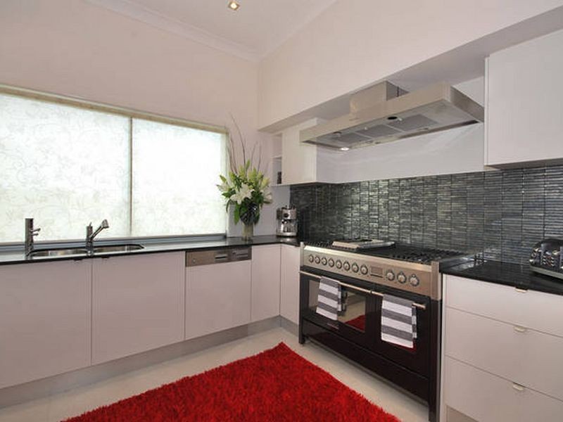 45 Peerless Avenue, Mermaid Beach QLD 4218