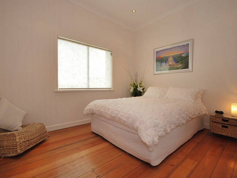 45 Peerless Avenue, Mermaid Beach QLD 4218