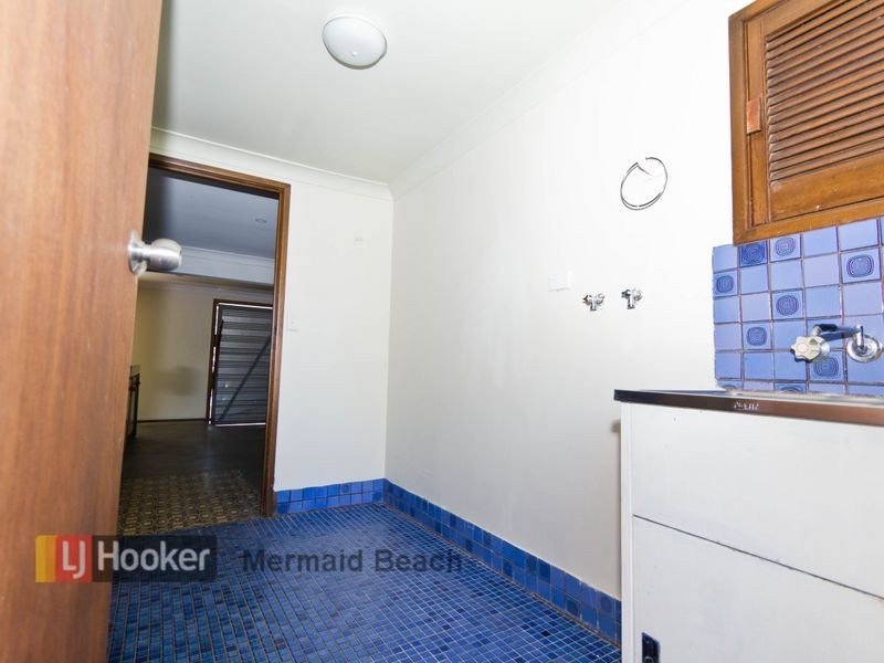 60 Avanti Street, Mermaid Waters QLD 4218