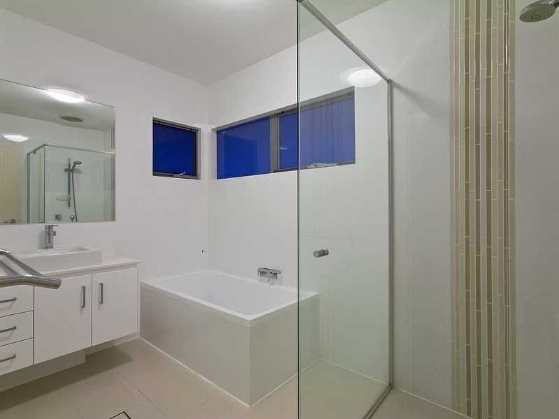 2 Lowell Street, Reedy Creek QLD 4227