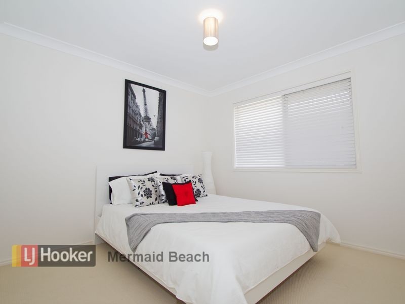 10 Ainslie Street, Pacific Pines QLD 4211