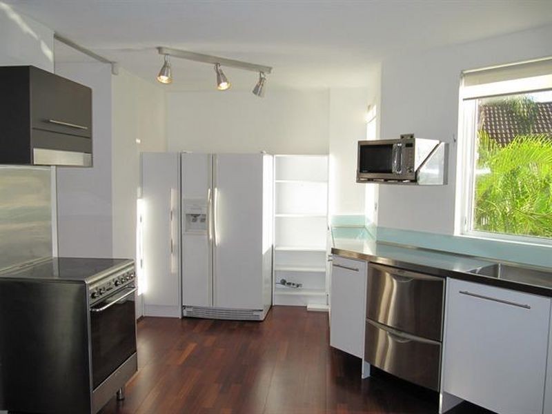 11/33 Beach Parade, Surfers Paradise QLD 4217