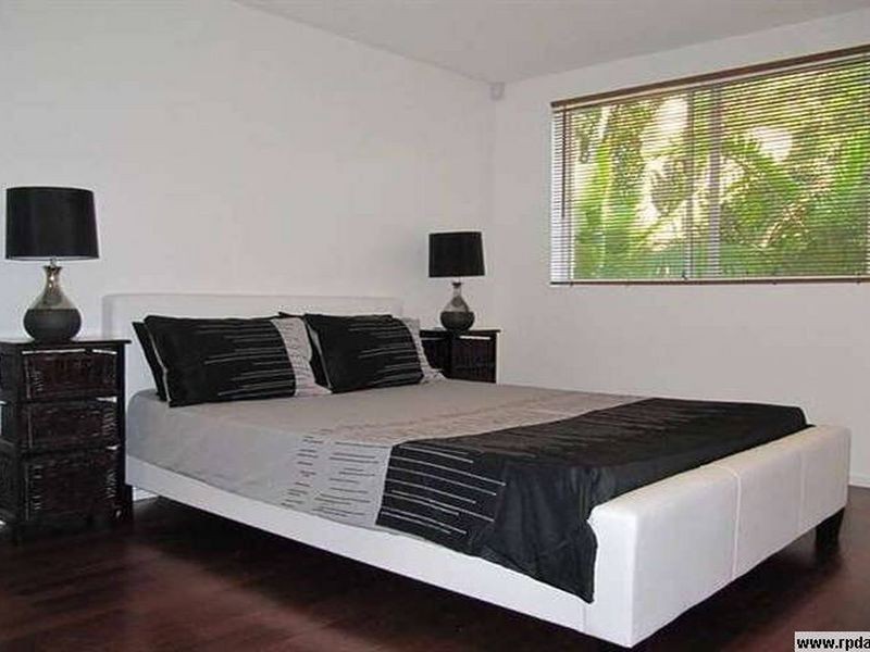 11/33 Beach Parade, Surfers Paradise QLD 4217