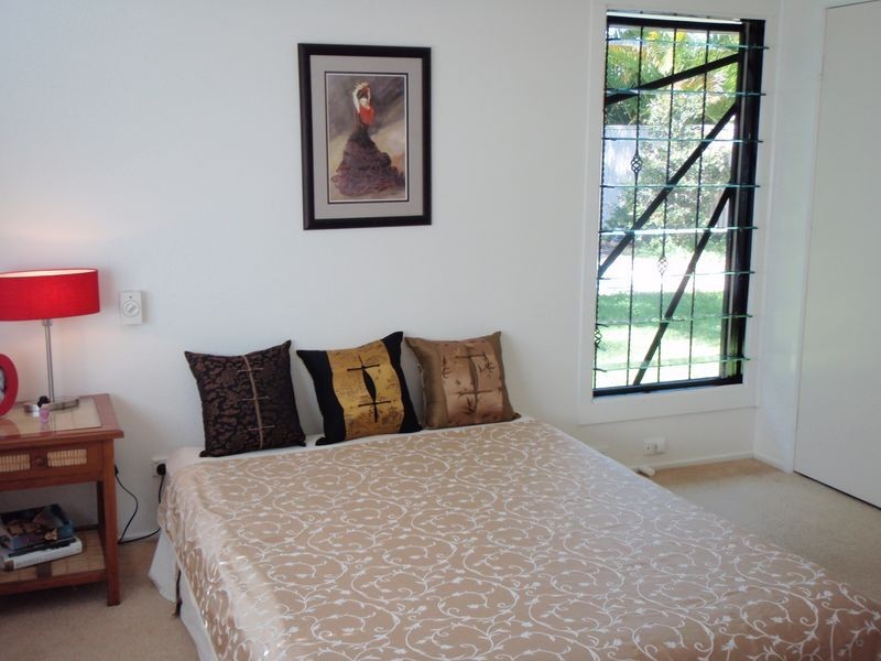 68 Volante Crescent, Mermaid Waters QLD 4218