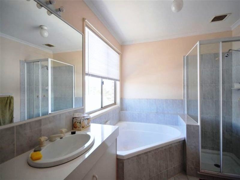 265 Rio Vista Boulevard, Mermaid Waters QLD 4218