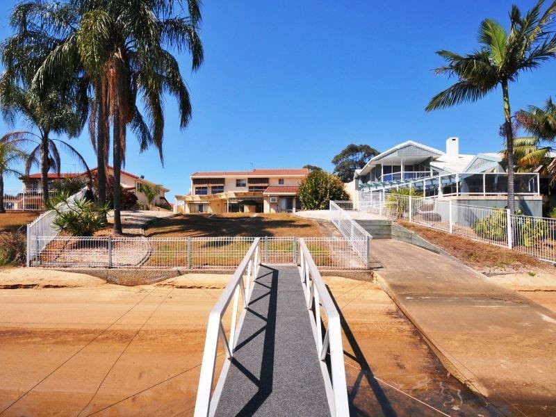 265 Rio Vista Boulevard, Mermaid Waters QLD 4218