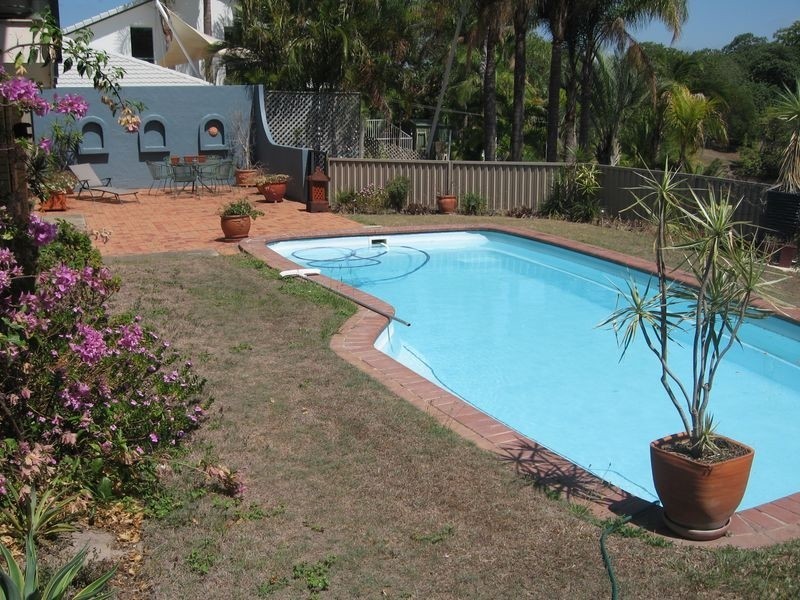 4 Sundowner Court, Mermaid Waters QLD 4218