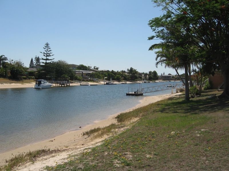 4 Sundowner Court, Mermaid Waters QLD 4218