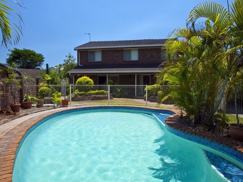 18 Wanneroo Court, Mermaid Waters QLD 4218